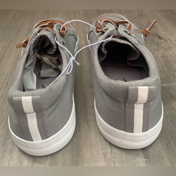 Brand new Tommy Bahama Slip on Sneakers. - Picture 3 of 9